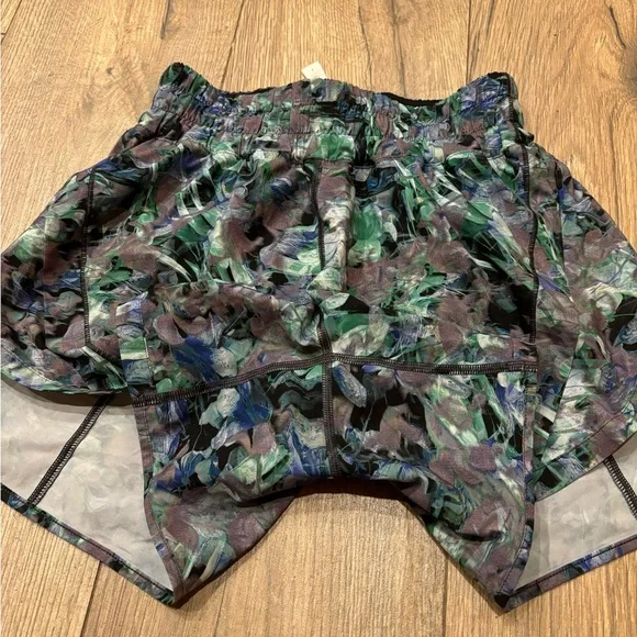 LULULEMON Track That 5" Short Rapid Flourish Multi Size 4 - Picture 11 of 14